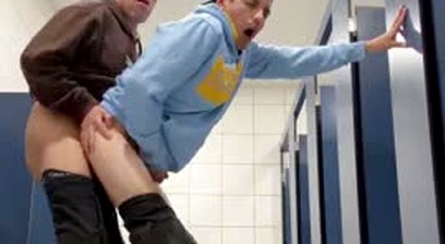 Juliocesaryl como activo, con algo rápido en un baño
