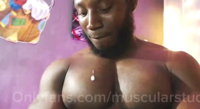HUGE PEC PORN