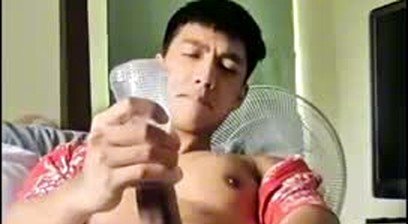 Thai - Zyclonejd (Jaydaizc) jerk off his dick to entertain himself and cum a big load