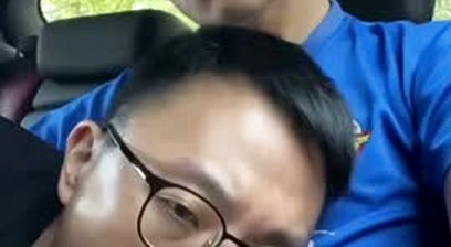 帥哥車上互吹