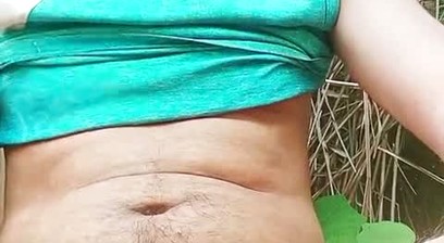 Maine jangal me ja ke apne land ka Pani nikal di