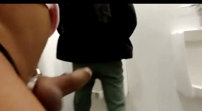 Thonglover cruising and fucked in public toliet