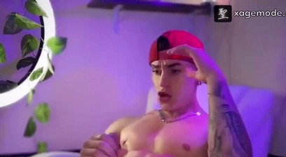 大屌紋身肌肉男solo打手槍射精