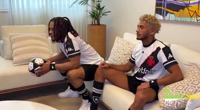 Negão vascaíno comendo amigo depois do jogo