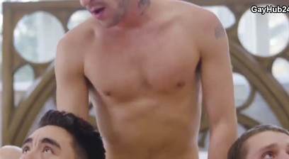 Bareback Group Sex
