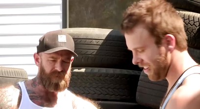 Tattooed jock Beaux Morgan gives perfect seductive blowjob