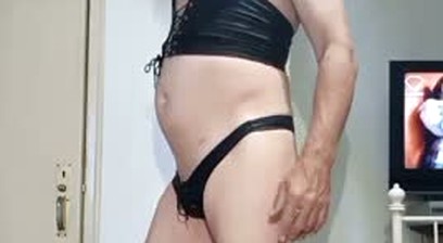 Crossdresser Wanna Go?