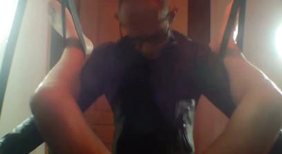 Un Daddy soumis baisé à cru par Fullcuir666