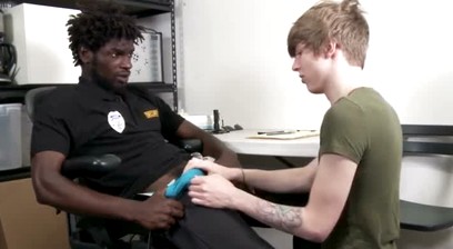Twink Suspect's Ass Gets Pounded by Officer in Exchange for No Prosecution - Copfucks