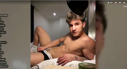 stripchat guy hot in underwear in bed 14 April 2026