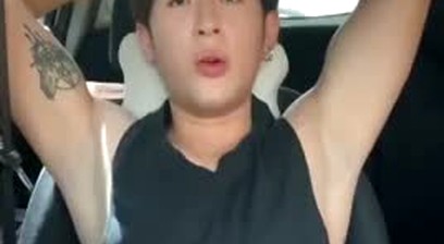 Anh trai được sục cặc trên xe