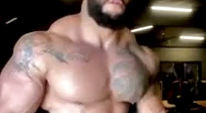 Bruno Moraes Sexy Posing