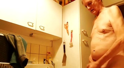 kitchen wanking and jerking out the cum