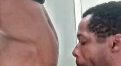 18yo Hood Teen Unloads in Older Man's Mouth