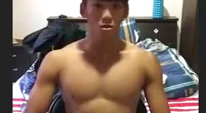 Chinese athletic guy cumshot