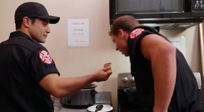 Kitchen Chef Tastes My CHILI Justin Matthews, Andrew Miller