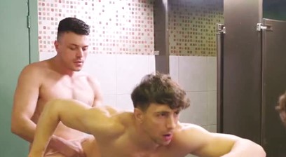 Bathroom_Rebound_–_L...ayteam