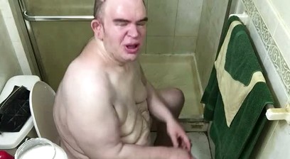 Chris aka FatAssSmallDick aka FatAssSmallDickCRS a fat obese exhibtionist uses an hand held pump to
