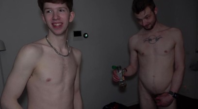 CUTE EAST LONDON FUCKS DUTCH SPANDEX INTO THE SOFA