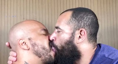 1 Hour Of Passionate And Wild Kisses
