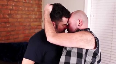 Bear Films - Bearsilien hammered by top bear Tony Rivers