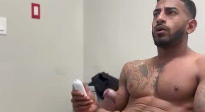 Nando Sinz Donates His Cum