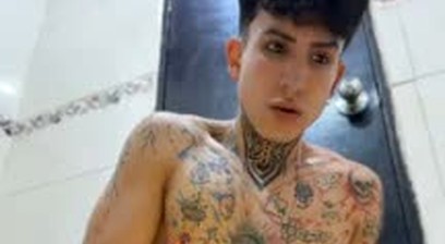 Teen Uncut Cum in a Bar  _Tomy08calderon