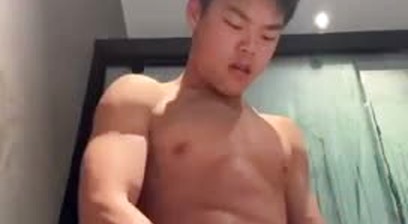 Chinese athletic guy cumshot