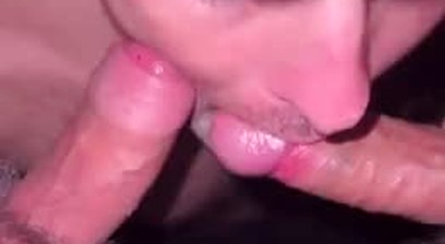 Puta Tragando Dos Rabos