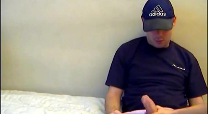 Str8 Delivery Guy Serviced his Huge Cock by a Client for Good Tip!