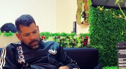 Masturbating with smelly feet