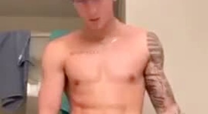 Hot cam wank
