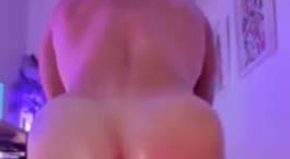 BIg muscle ass rides dildo