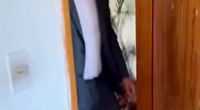 vecinos, un macho, una puta golosa, llega tarde al trabajo por comer verga