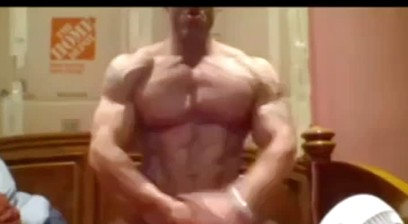 Peter Latz Flexing and Posing and Jacking Off In Bedroom