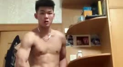 Asian straight plays his asshole