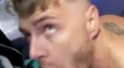 Getting 2 cumshots from his mates