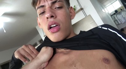 eastboys - valentino ricardo handjob