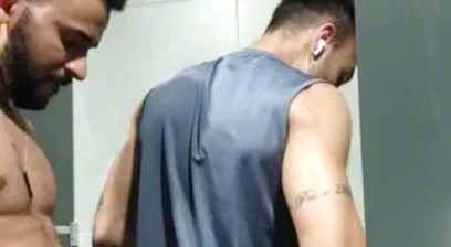 Gym Crush Keeps Eyeing Me So I Give Him What He Wants