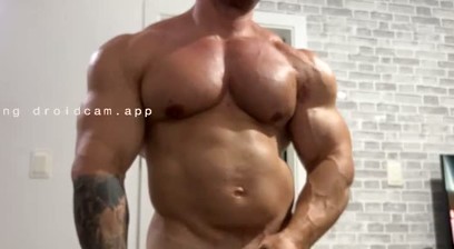 Couplemuscle40