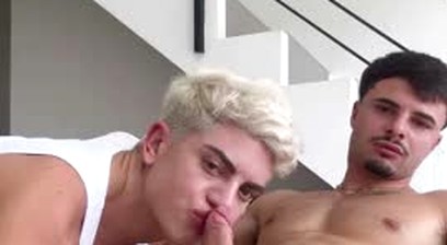 Straight man serviced by his gay friend
