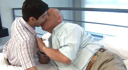 Hot daddy fucks really well.