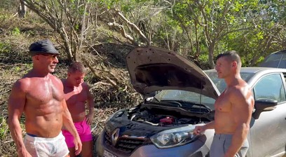 @CoachStuds finds Tyler Saint and Ace Banner with a dead car so he showed them a good time