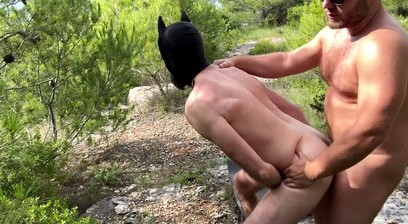 Tatica me cepa u sumici