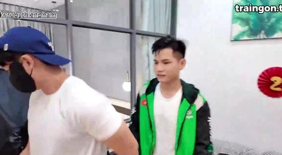 Rubythienpham - Anh Shipper và vị khách dâm đãng Part 1