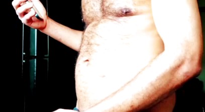 Just a few shorts clip of myself, looped 3x Practicing my editing so dont judge lol