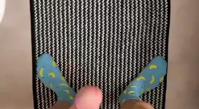 Cute twink exposing his smooth body