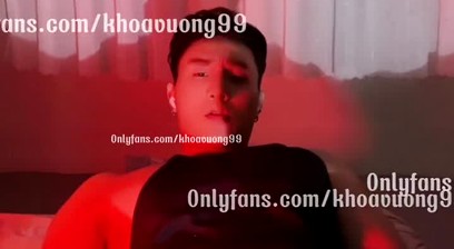 Khoa Vương mặc tạo dề sục cặc bắn tinh