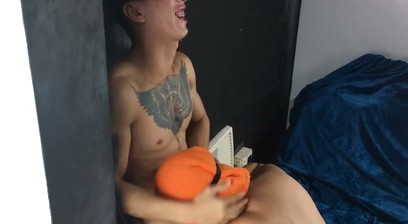 Filipino model sucked by the assistant of the photographer 4