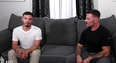 Sexystache Baits Lenny